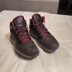 Jordan City Air Max Trek Men’s 9 Velvet Brown